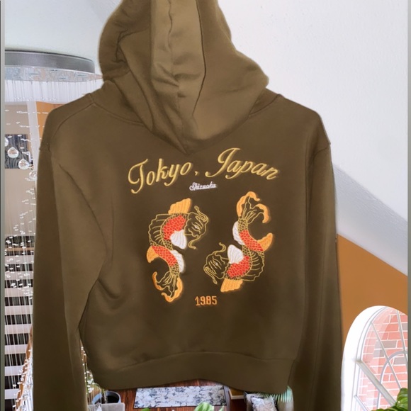 Forever 21 Tops - Forever 21 Cropped Tokyo Hoodie